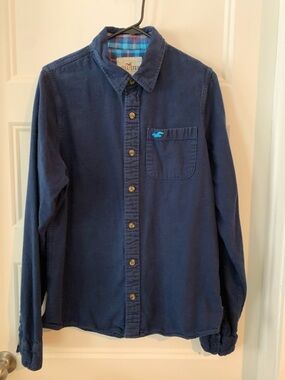 Hollister flannel Mem's Navy Button-Up Shirt with Pocket Logo
